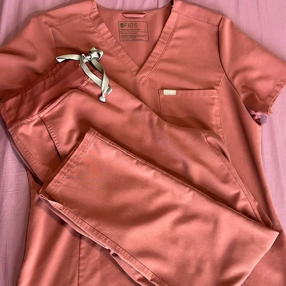 FIGS scrub set -yola pants -slim catalina one pocket top - Picture 1 of 8